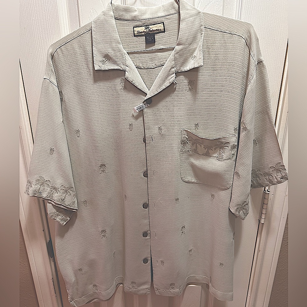 Tommy Bahama Men's Silk Short Sleeve Button Up Casual Shirt Tan  Size Large